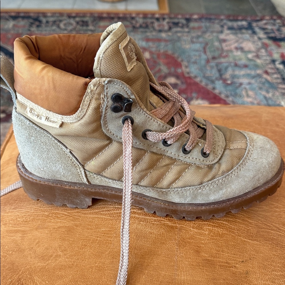 Inter Sierra Hiker Tan Hiking Boots - vintage